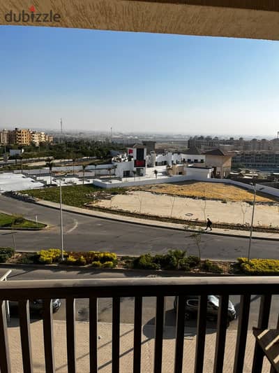 ستوديو للايجار في كمبوند نيوم مفروش أرضي سعر ممتاز جداً جداً جداً