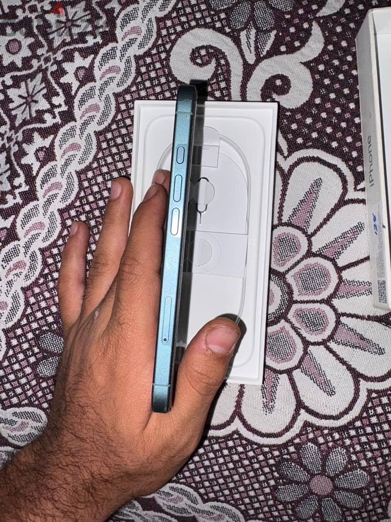 Apple - iPhone 16 2