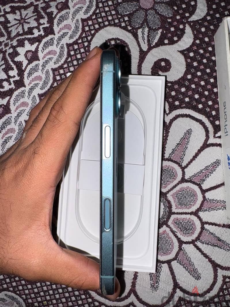 Apple - iPhone 16 3
