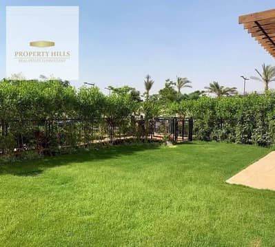 Standalone villa for sale 405 square meters ready for immediate delivery and viewing from tomorrow with a view of the lake in a compound living next to the American University with a down payment of only 10% for contracting