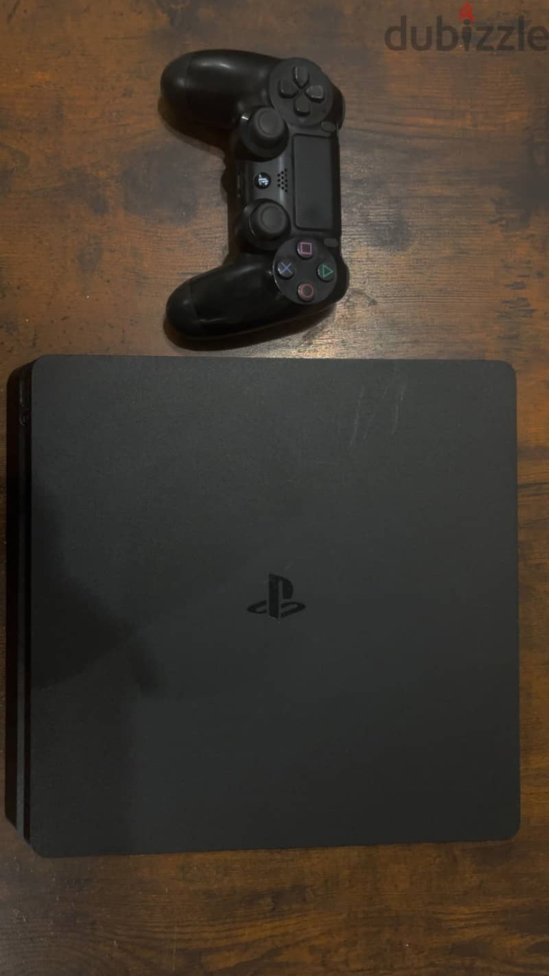 Playstation 4slim 1