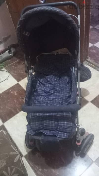 عربة أطفال