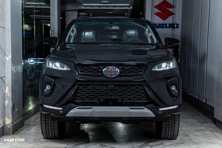 Toyota Fortuner Sport Black 2027