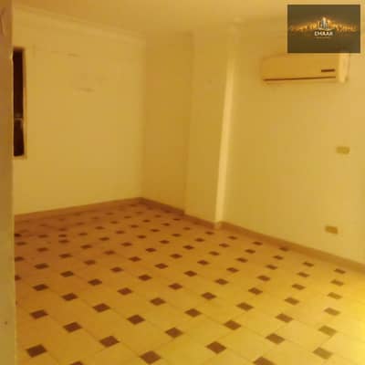  For rent: New Law | A distinguished apartment in Saqr Quraish buildings next to Al-Farouq Mosque