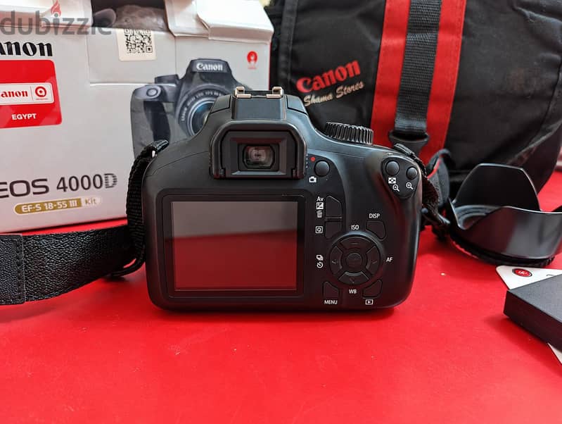 Canon EOS 4000D 1