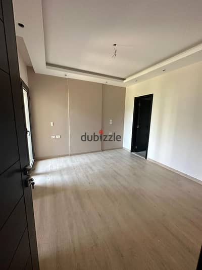 Apartment for sale, ready for immediate delivery, located in the Mountain View compound in the heart of the Fifth Settlement, directly across from the