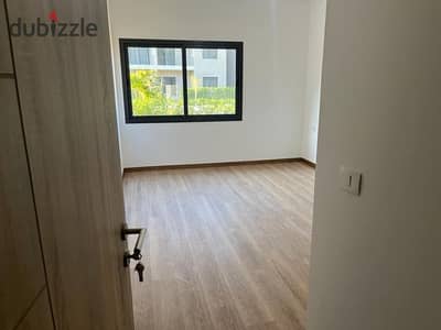 شقه للبيع استلام فوري جاهزه للسكن بتشطيب vip داخل كمبوند سوديك ايست sodic east هليوبوليس الجديده امام مدينتى ودقائق للمطار