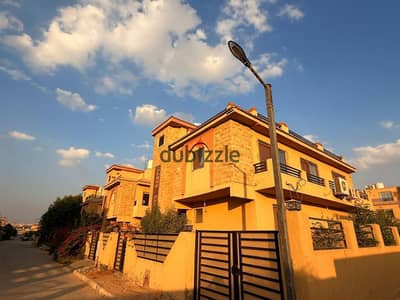 Ready-to-move fully finished villa  1 min from Dahshour Link & Beverly Hills, 3 mins from Sheikh Zayed, and 15 mins from Sphinx Airport. Prime locat