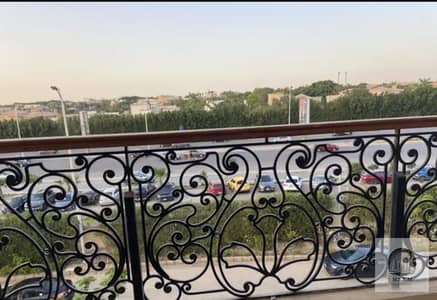 شقه للايجار بفيو بحري مساحتها 320م في كمبوند النخيل التجمع الاول