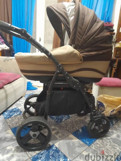 عربة اطفال   وارد الامارات.  عجلات كمرا. نفخ