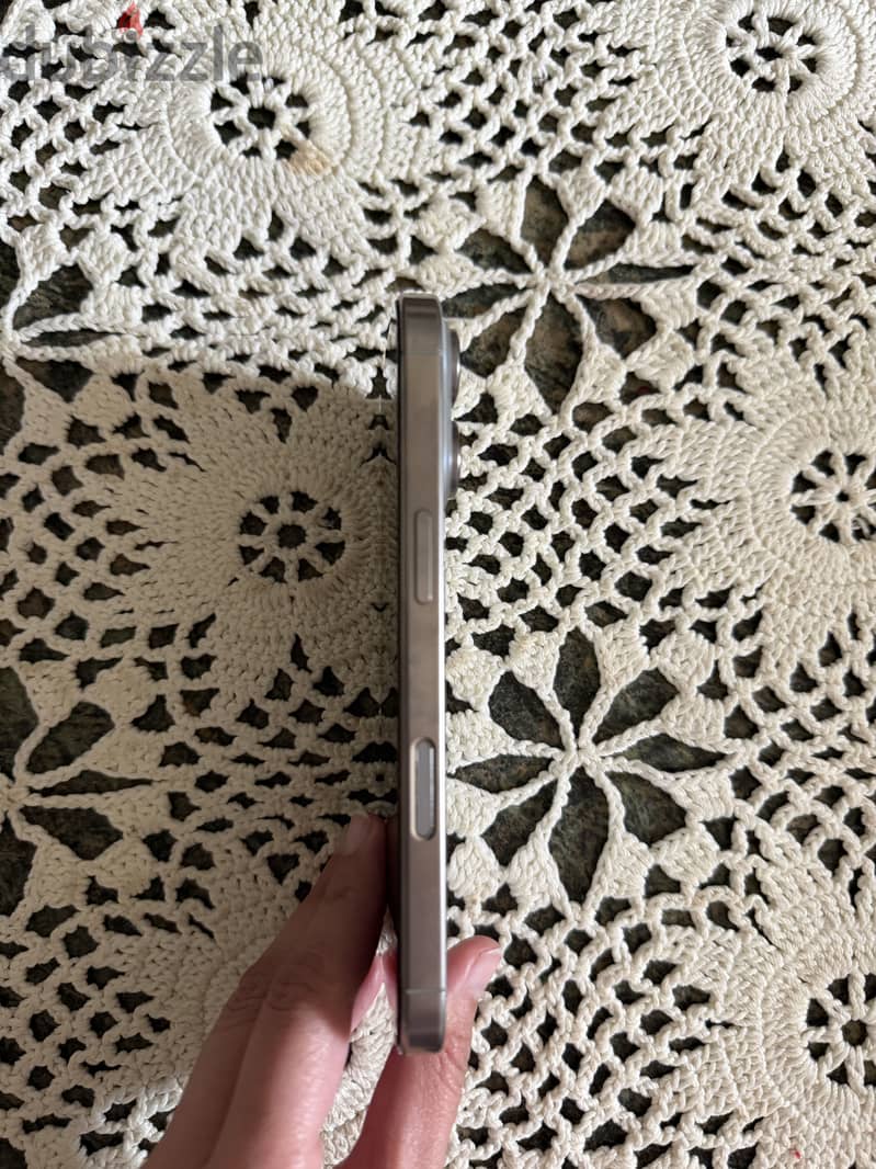 Apple - iPhone 16 Pro 2