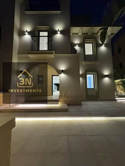 Twin House for Rent in mivida with kitchen and Acs , Owner finishing