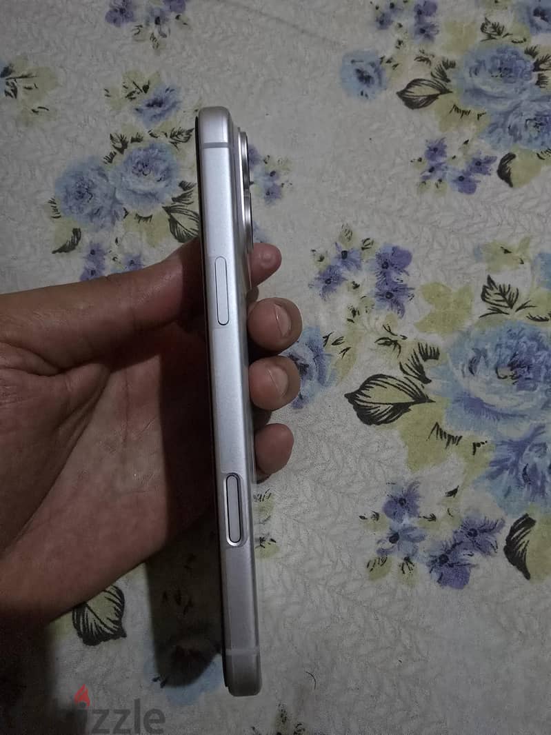 Apple - iPhone 17 Pro Max 1