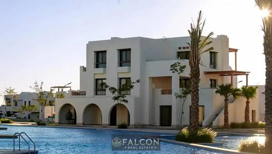 فيلا ساحره 250م متشطبه دايركت ع POOL  بخصم 30% للبيع  بجوار مطار الغردقة و الجونه  مكادى و  هايتس Makadi Heights في مكادينا