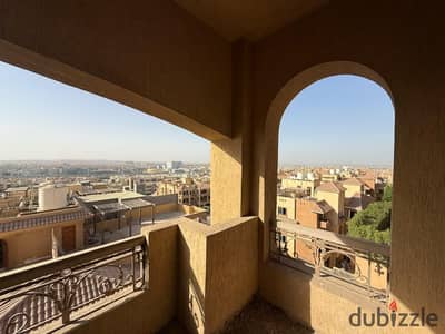 شقة للبيع في كمبوند الخمايل، المرحلة الثانية، 170 متر، 3 غرف و2 حمام و3 بلكونات، نصف تشطيب، ڤيو بانورامي مميز على مدينة الشيخ زايد، بجوار بالم هيلز.