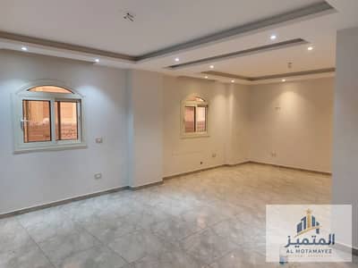 شقة ارضي بجاردن تشطيب الترا سوبر لوكس بتقسيم واسع ومريح ارضيات بورسلين حصة في الارض وحصة في الجراچ
