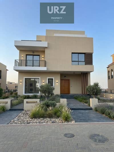 فيلا 5 غرف و 3 طوابق وكورنر علي 12 سنة تقسيط او 50 % خصم لفترة محدودة في المستقبل سيتي بجوار مدينتي علي محور الامل وطريق السويس للبيع وفي بترفلاي
