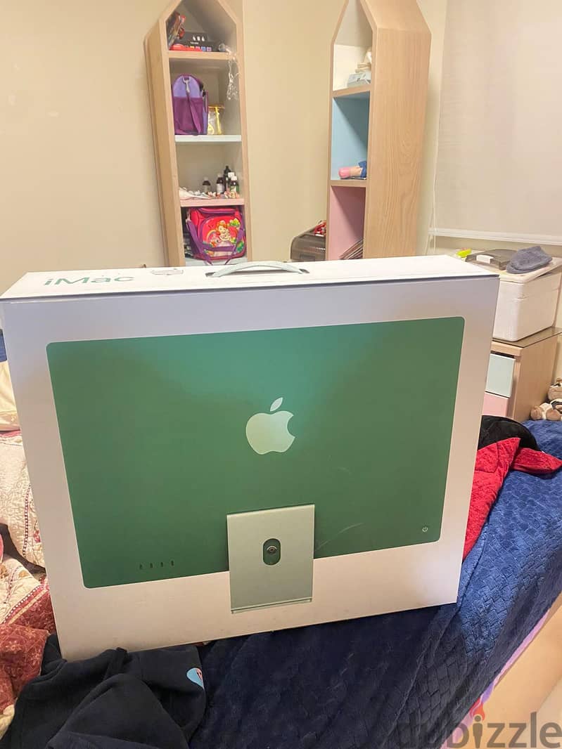 IMac m4 10 gpu 10 cpu , 256 , 16 ram 5