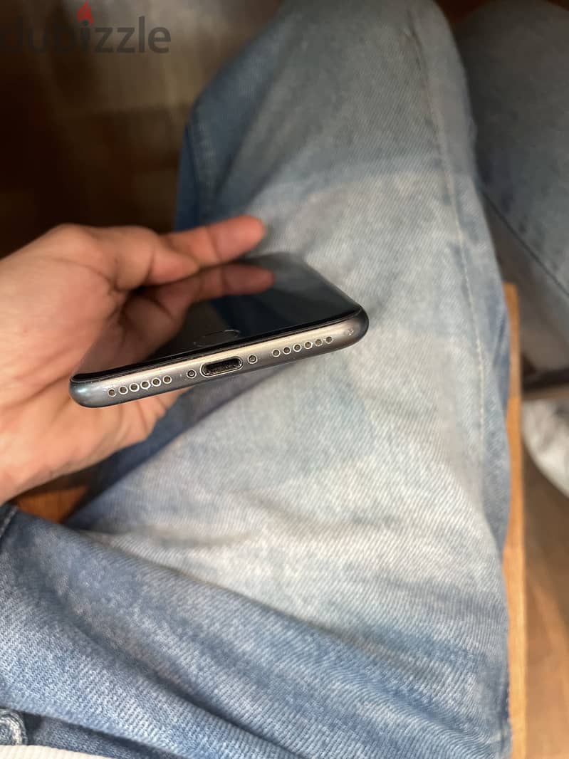 iPhone 8 normal 2
