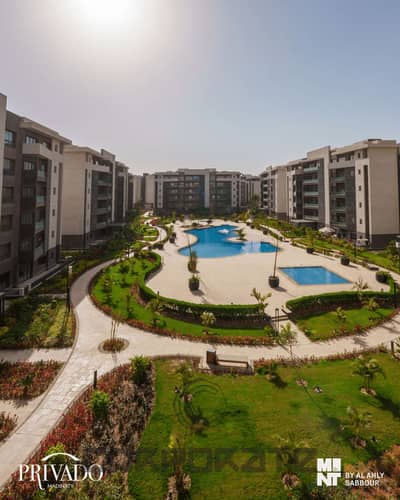 شقة في مدينتي على المفتاح كاملة الشطيب والفرش والأجهزة و5تكييفات Pool view على  5 سنين