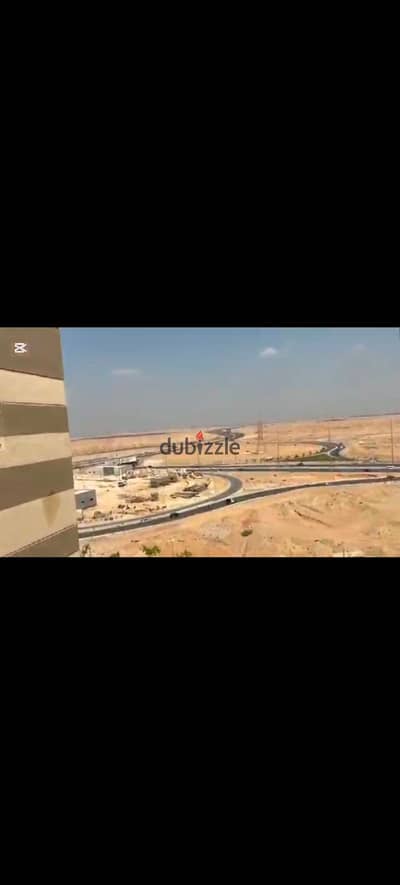 للإيجار فاضي للعائلات الصغيرة شقة فيو الاهرامات بعمارات فالي تورز عدد ٢ اسانسير كامل العدادات