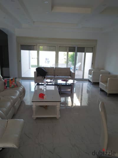 Chalet with a 500 sqm garden, available for immediate handover. Fully finished and equipped with air conditioning. Resale unit,