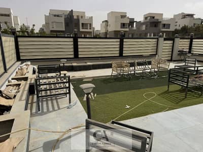 توين هاوس اول سكن نص مفروش ب كمبوند هايد بارك