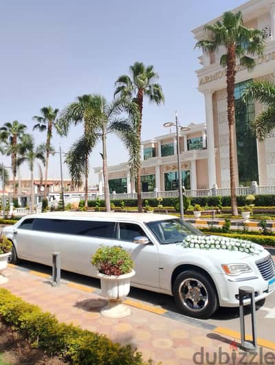 ليموزين استريتش للايجار بسائق فقط - Stretch Limousine For Rent