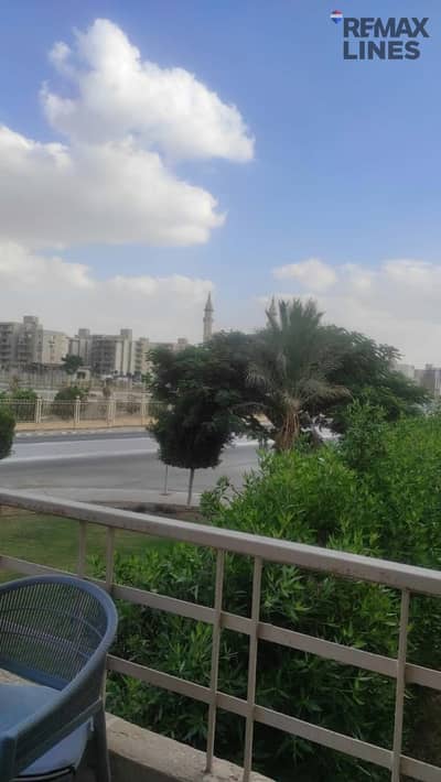 شقه الدور الاول كورنر امام خدمات الكمبوند استلام فورى فيو جاردن وشارع الخدمات واجهه بحريه تشطيب شركه