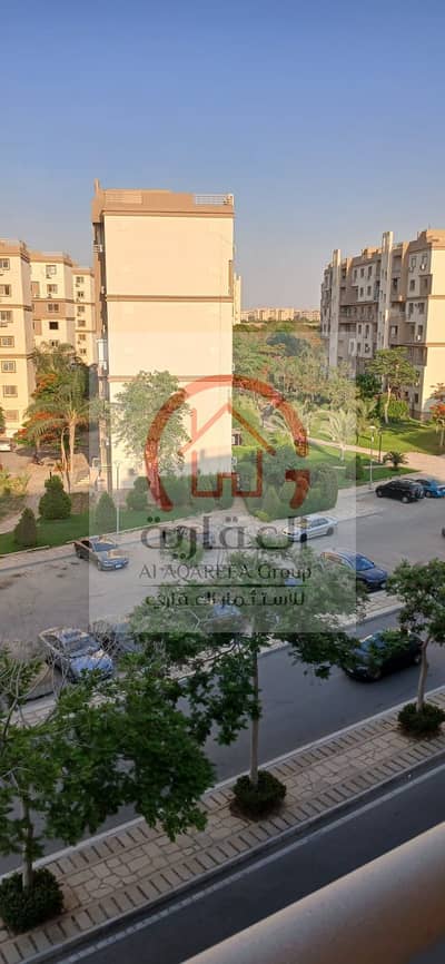 For sale in my city a 124m apartment with an open view overlooking the street and garden consisting of 3 bedrooms and 2 bathrooms