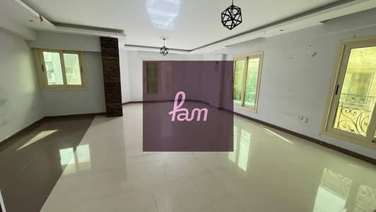 شقة متشطبة  في الحي الرابع فيو مفتوح على جاردن