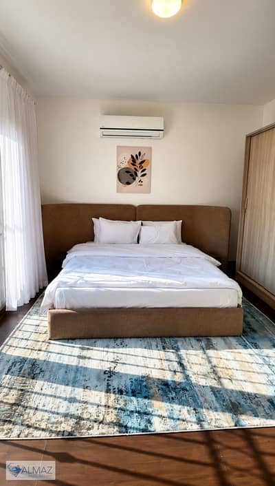 Furnished 285-square-meter townhouse for rent in the Mivida compound, Fifth Settlement, near 90th Street (Tesaeen Street).