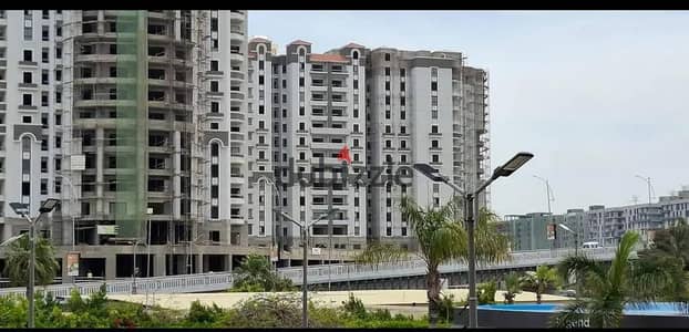 شقة بإطلالة مفتوحة على أكبر Plaza داخل Murooj Smouha