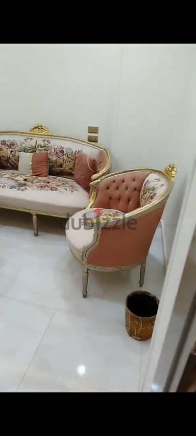 للبيع صالون  مودرن استعمال بسيط