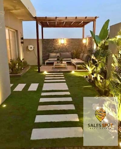 بالسعر القديم + بخصم 54٪؜ شقة للبيع ارضي بجنينه في كمبوند سراي sarai بالتقسيط علي 12سنه  باقل مقدم بجوار مدينتي امام الشروق اول قطعه في المستقبل