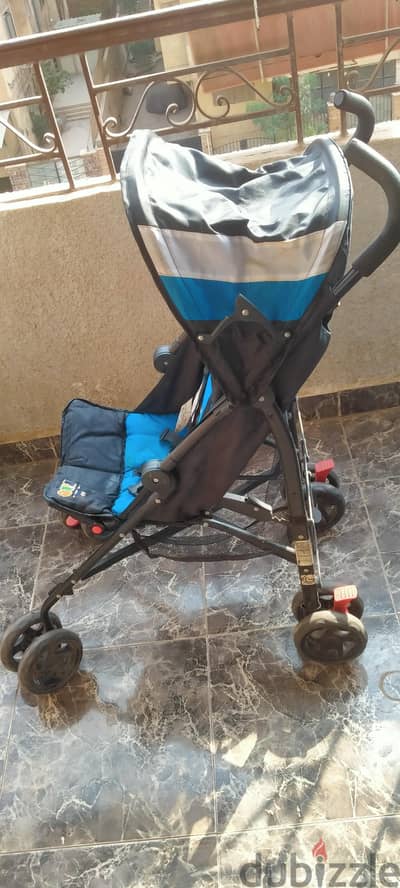 عربة أطفال بحالة ممتازة