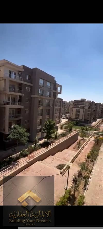 للبيع شقه بالقاهرة الجديده دار مصر الاندلس ال ٧٠ عماره
