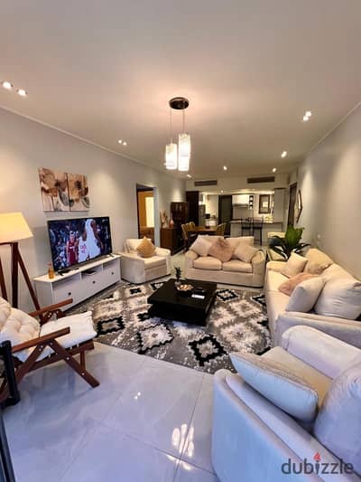 شقة ارضي بجاردن بفرش مودرن و تشطيبات خاصه في كومباوند Lake View Residence