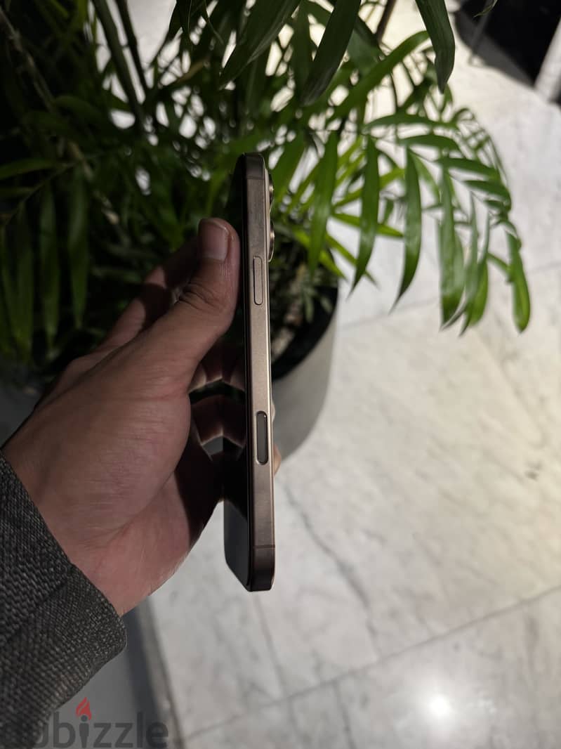 Apple - iPhone 16 Pro Max 1
