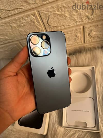 للبيع آيفون iPhone 15 Pro Max 256GB جديد زيرو حالة ممتازة بالكارتونة