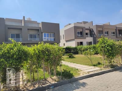 Villa at the old price, immediate delivery next to Al Rabwa on the largest landscape Sheikh Zayed Etapa