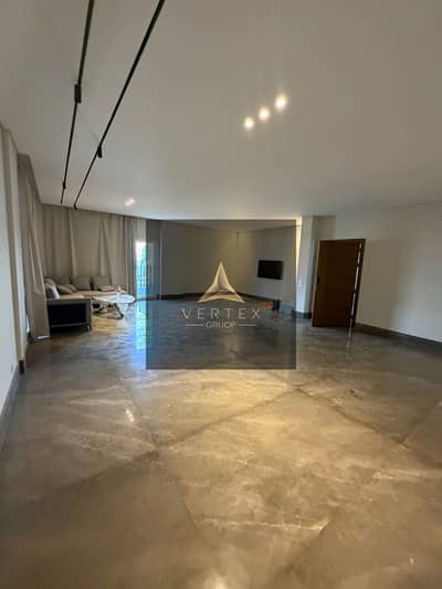 شقة اول سكن للإيجار بحمام سباحة خاص في كمباوند غرب الجولف، القاهرة الجديدة