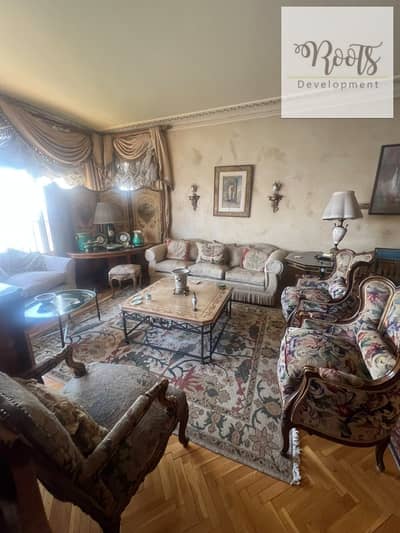 شقة مميزة جدا للبيع علي النيل في الدور 18 , مدخل فاخر An exceptional apartment for sale overlooking the Nile on the 18th floor, featuring a luxurious