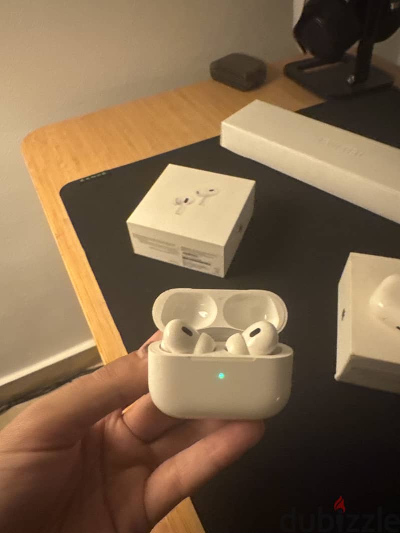 Apple AirPods Pro second generation mint condition 1