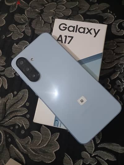 سامسونج  a17 4g مساحة ٢٥٦ رام ٨ معاه كل مشتملاته