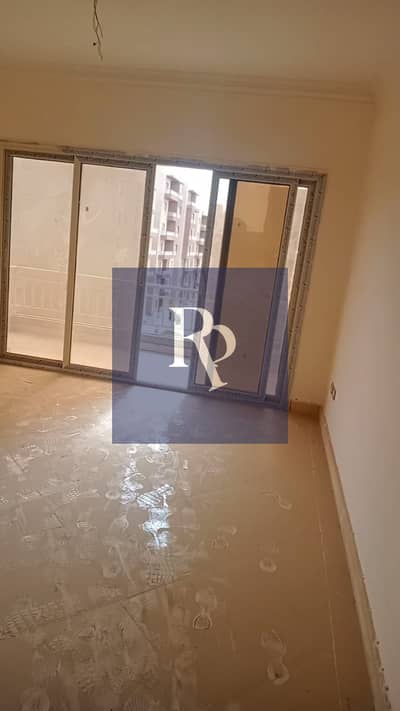 شقة لُقطة للبيع في وصال الشروق | Corner Unit | على طريق السويس | فرصة مميزة.