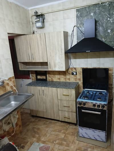 Apartment for sale in Sheikh Zayed with furniture, appliances, and air conditioning close to all services and main axes
