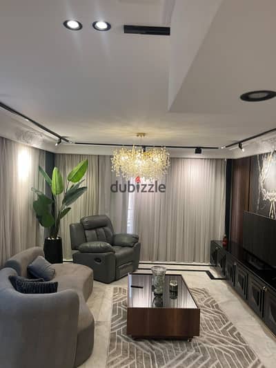 الكود BHs2152   شقة للبيع في مجمع "آزاد"