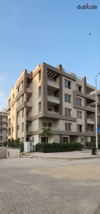 Penthouse for sale at an exceptional price in the Cairo University compound, located directly on Dahshur Link Road.