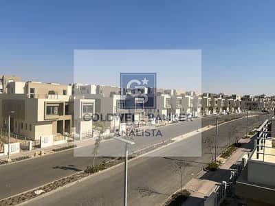 Apartment for sale, ready to move, available via installment plan, with a view of villas, located in the Palm Hills compound in New Ca